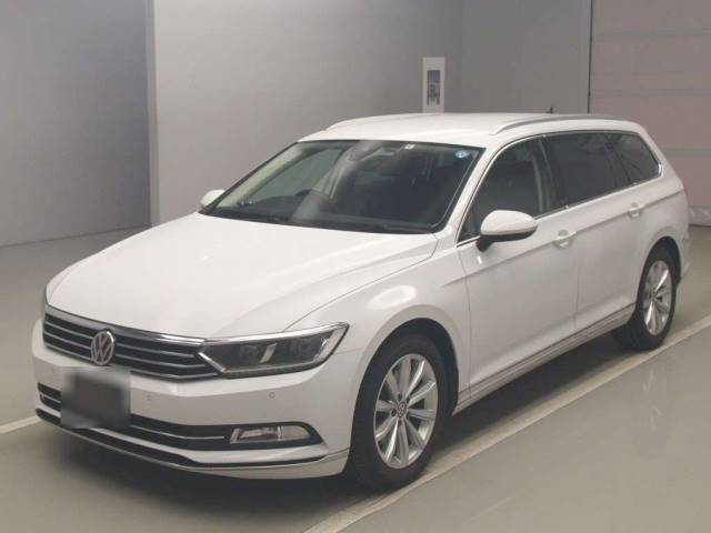 81023 VOLKSWAGEN PASSAT VARIANT 3CDFC 2018 г. (TAA Kantou)